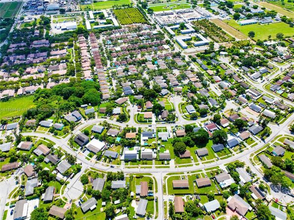 235 SW 16th Ter, Homestead FL 33030