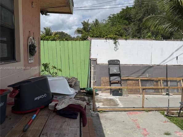 6367 Southgate Blvd, Margate FL 33068