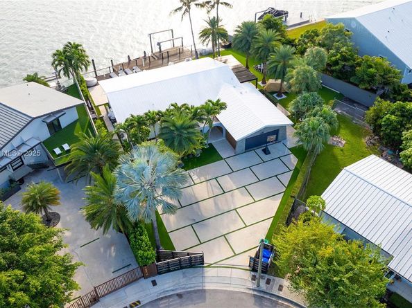 1242 NE 81st Ter, Miami FL 33138