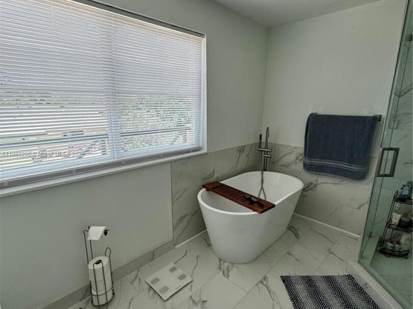 11373 NW 34th Pl, Sunrise FL 33323