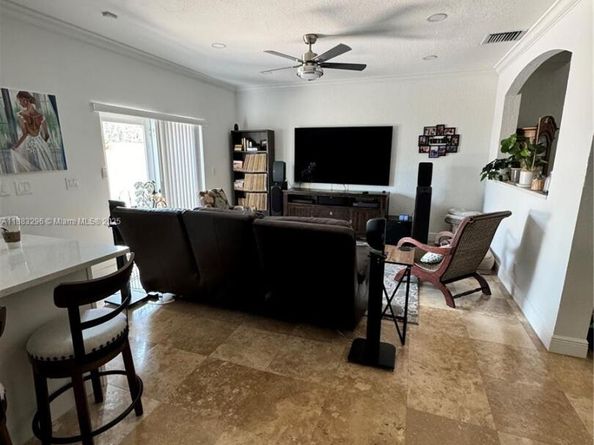 11373 NW 34th Pl, Sunrise FL 33323