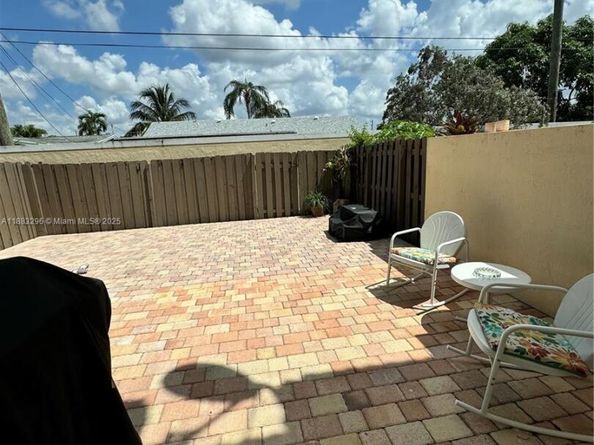 11373 NW 34th Pl, Sunrise FL 33323