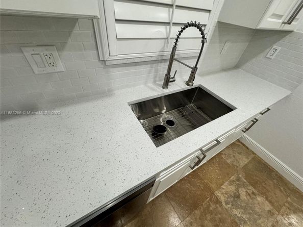 11373 NW 34th Pl, Sunrise FL 33323