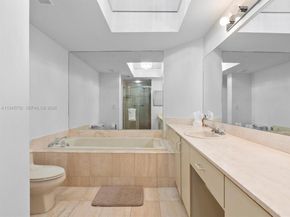 1000 W Island Blvd 612, Aventura FL 33160