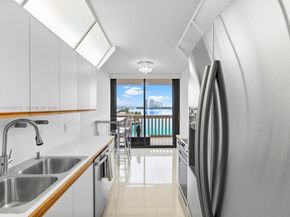 1000 W Island Blvd 612, Aventura FL 33160