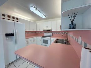9682 Fontainebleau Blvd 410, Miami FL 33172