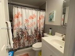 925 SW 11th Ave 1J, Hallandale Beach FL 33009