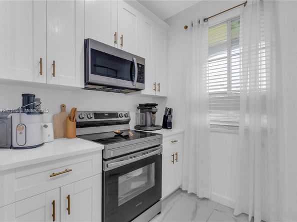 1901 SW 60th Ter, North Lauderdale FL 33068