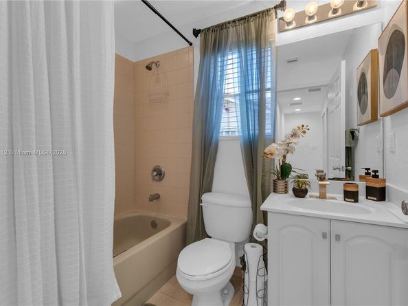 1901 SW 60th Ter, North Lauderdale FL 33068
