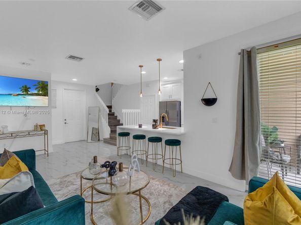 1901 SW 60th Ter, North Lauderdale FL 33068