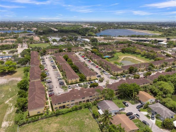 1901 SW 60th Ter, North Lauderdale FL 33068