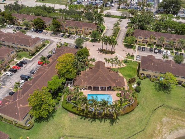 1901 SW 60th Ter, North Lauderdale FL 33068