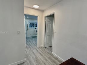 8404 SW 26th St, Davie FL 33324