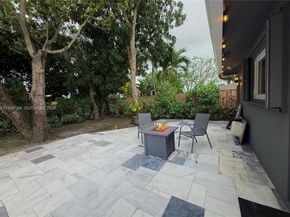 8404 SW 26th St, Davie FL 33324