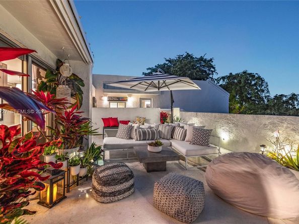 680 NE 64th St APH3, Miami FL 33138