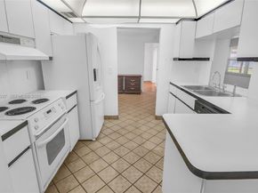 1331 Campanelli Dr, Plantation FL 33322