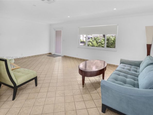 1331 Campanelli Dr, Plantation FL 33322