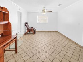 1331 Campanelli Dr, Plantation FL 33322