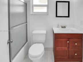 1331 Campanelli Dr, Plantation FL 33322