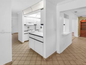 1331 Campanelli Dr, Plantation FL 33322