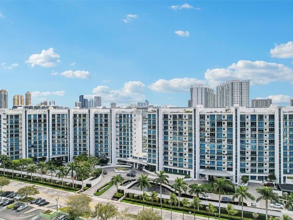 3250 NE 188th St 607, Aventura FL 33180