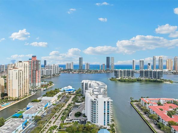 3250 NE 188th St 607, Aventura FL 33180