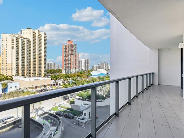 3250 NE 188th St 607, Aventura FL 33180