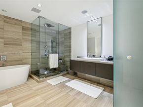 3250 NE 188th St 607, Aventura FL 33180