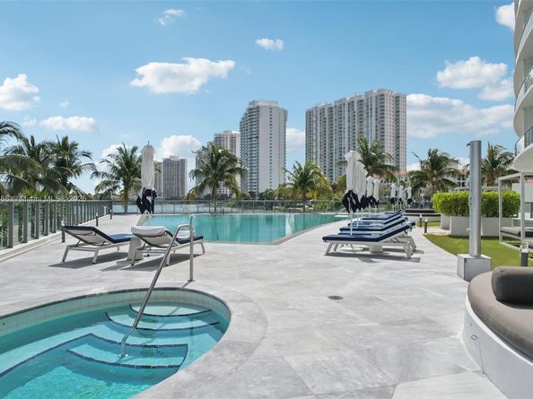 3250 NE 188th St 607, Aventura FL 33180