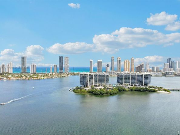 3250 NE 188th St 607, Aventura FL 33180