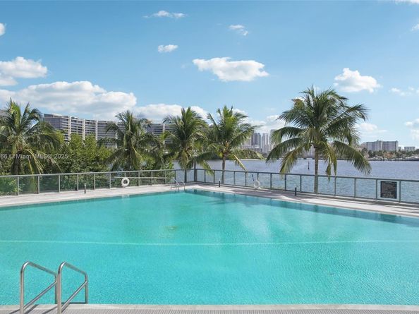 3250 NE 188th St 607, Aventura FL 33180
