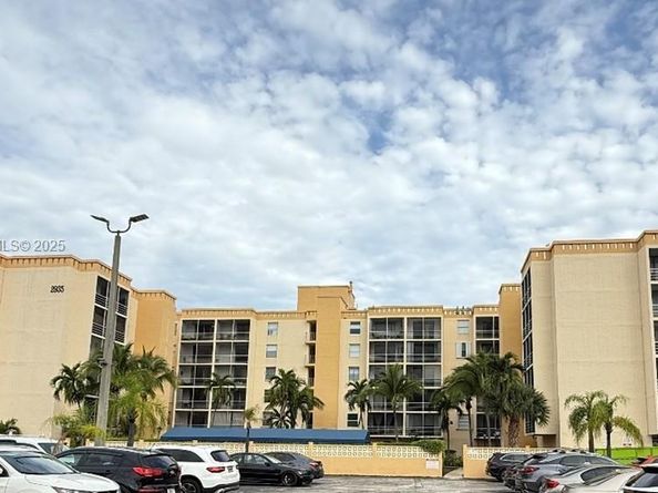 2935 NE 163rd St 3P, North Miami Beach FL 33160