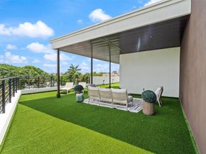1814 Middle River Dr, Fort Lauderdale FL 33305