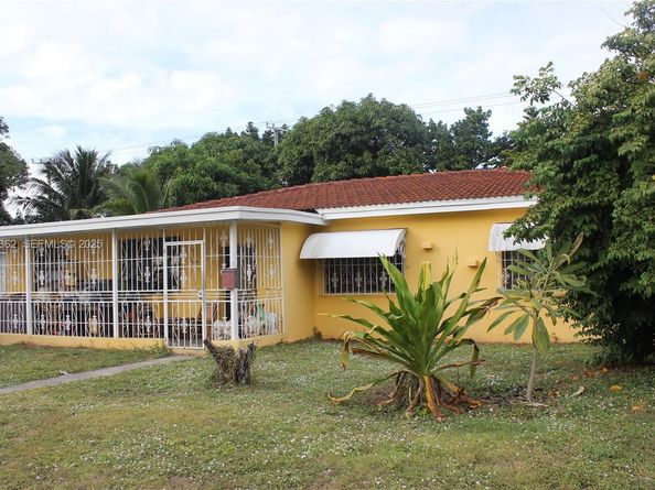 3135 NW 82nd St, Miami FL 33147