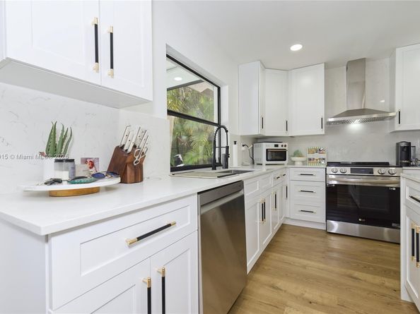 10395 NW 42nd Dr, Coral Springs FL 33065