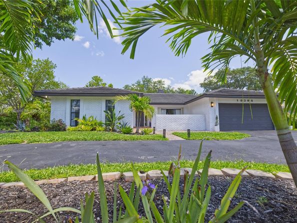 10395 NW 42nd Dr, Coral Springs FL 33065