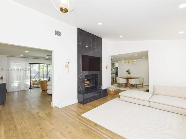 10395 NW 42nd Dr, Coral Springs FL 33065