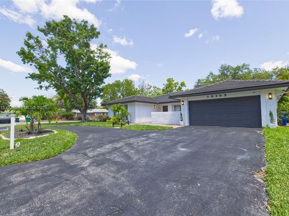 10395 NW 42nd Dr, Coral Springs FL 33065