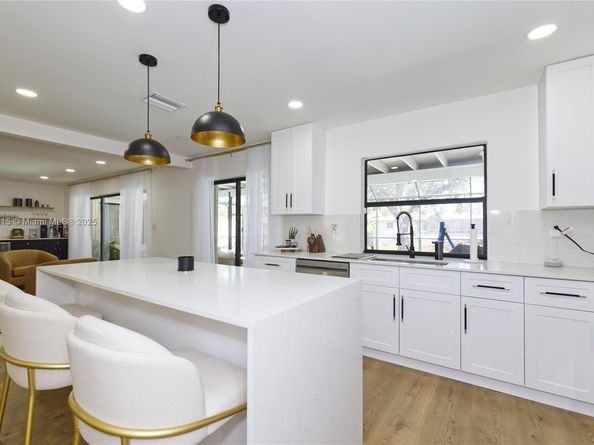 10395 NW 42nd Dr, Coral Springs FL 33065