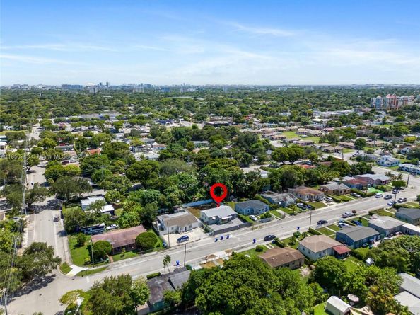 1130 NW 57th St, Miami FL 33127