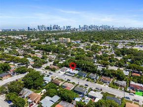 1130 NW 57th St, Miami FL 33127