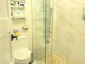 9600 NW 15th Ct, Pembroke Pines FL 33024