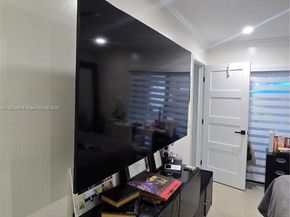 9600 NW 15th Ct, Pembroke Pines FL 33024