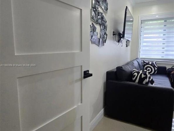9600 NW 15th Ct, Pembroke Pines FL 33024