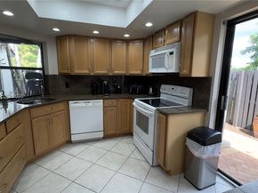 15205 SW 45th Ter 45E, Miami FL 33185