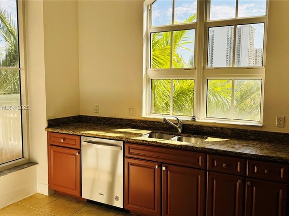 3001 NE 185th St 431, Aventura FL 33180