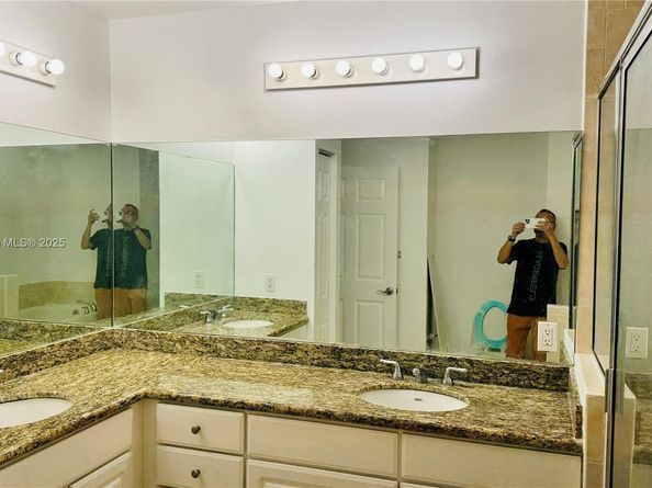 3001 NE 185th St 431, Aventura FL 33180