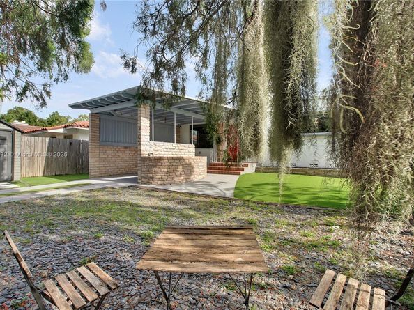 2305 SW 19th Ter, Miami FL 33145