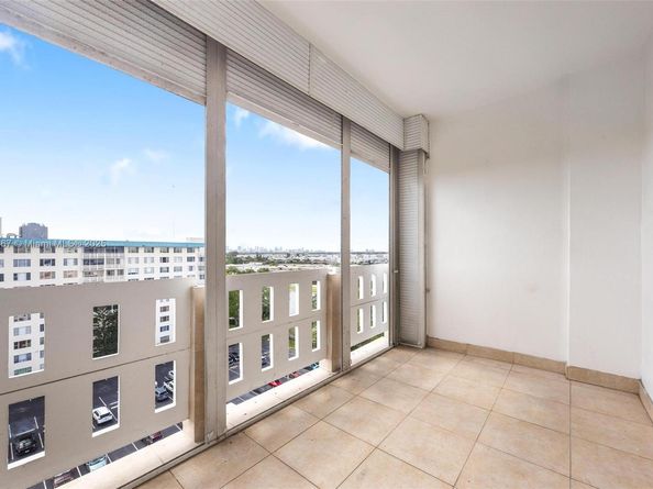4350 Hillcrest Dr 1016, Hollywood FL 33021