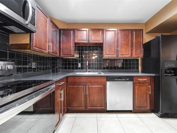 4350 Hillcrest Dr 1016, Hollywood FL 33021